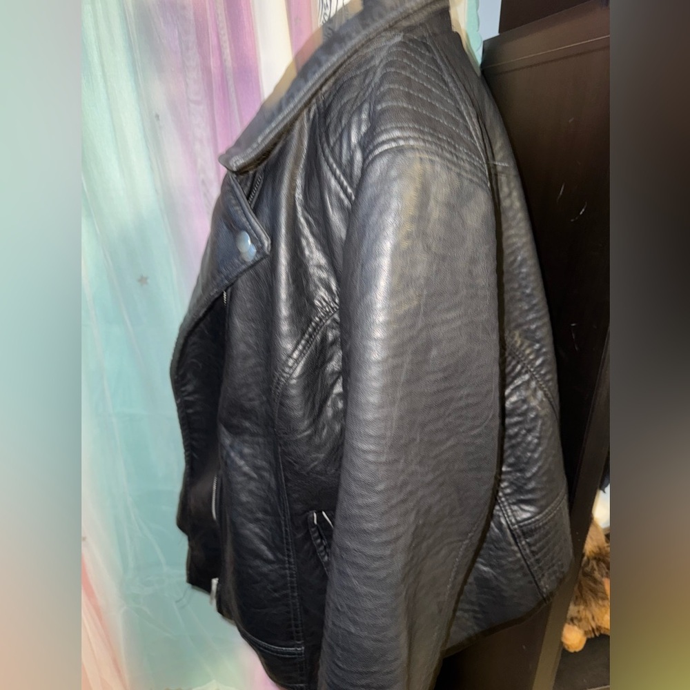 Heavy weight Faux Leather Moto jacket - Picture 2 of 4